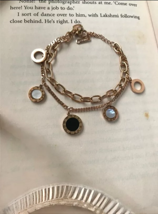 Black and White Bay Roman Bracelets