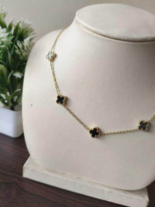 Tanvy Reversible Clover Necklace ✨ - Image 4