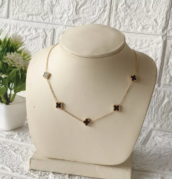 Tanvy Reversible Clover Necklace ✨