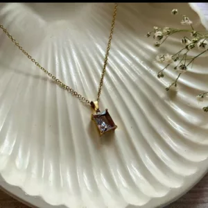 Tanvy Solitaire Necklace