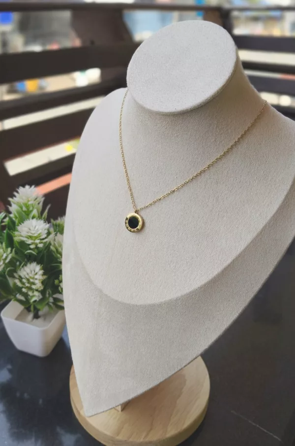 Tanvy Reversible Roman Pendant Necklace ✨