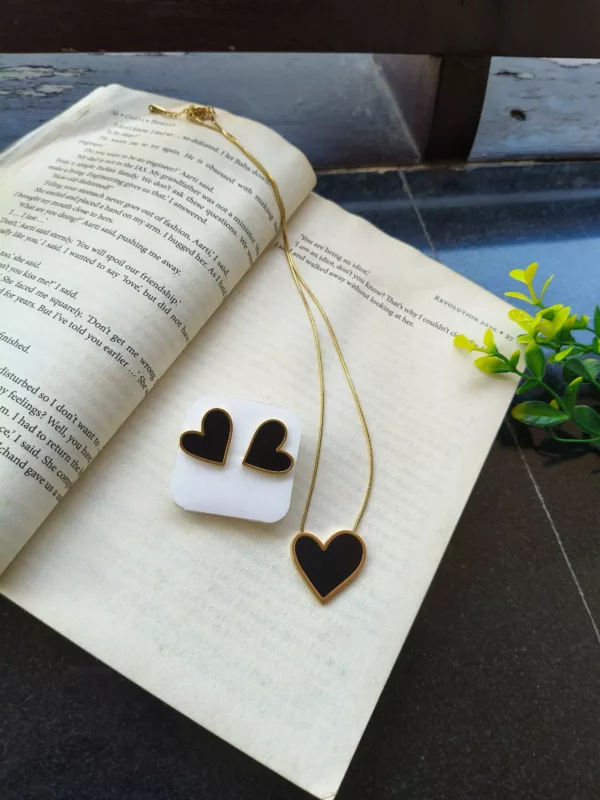 Tanvy Black Heart Combo - Image 3