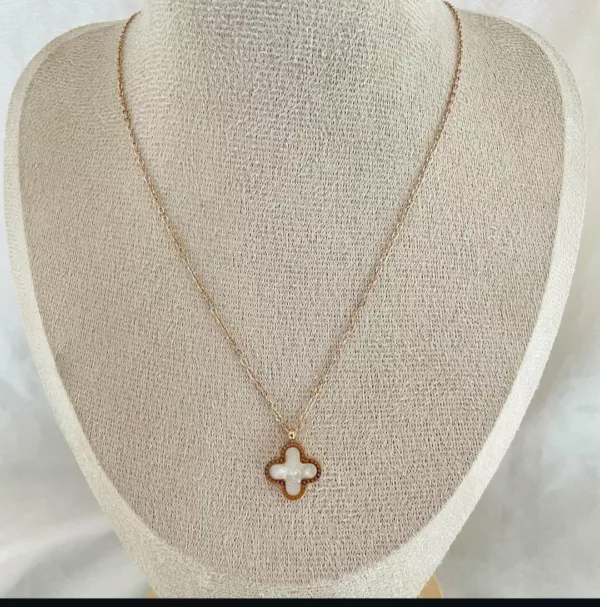 Tanvy Reversible Clover Pendant Necklace ✨
